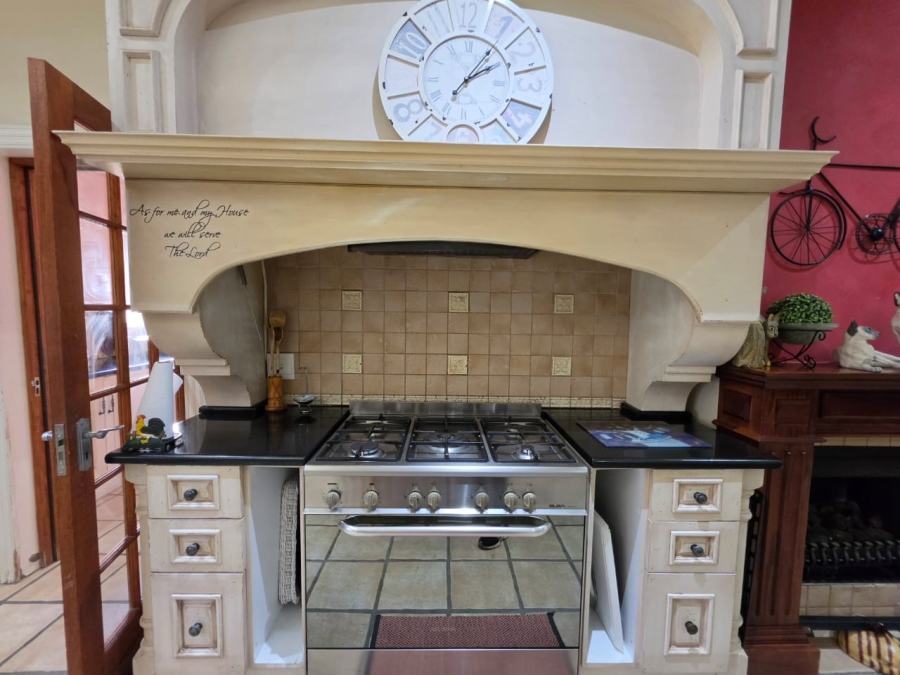 8 Bedroom Property for Sale in Riebeeckstad Free State